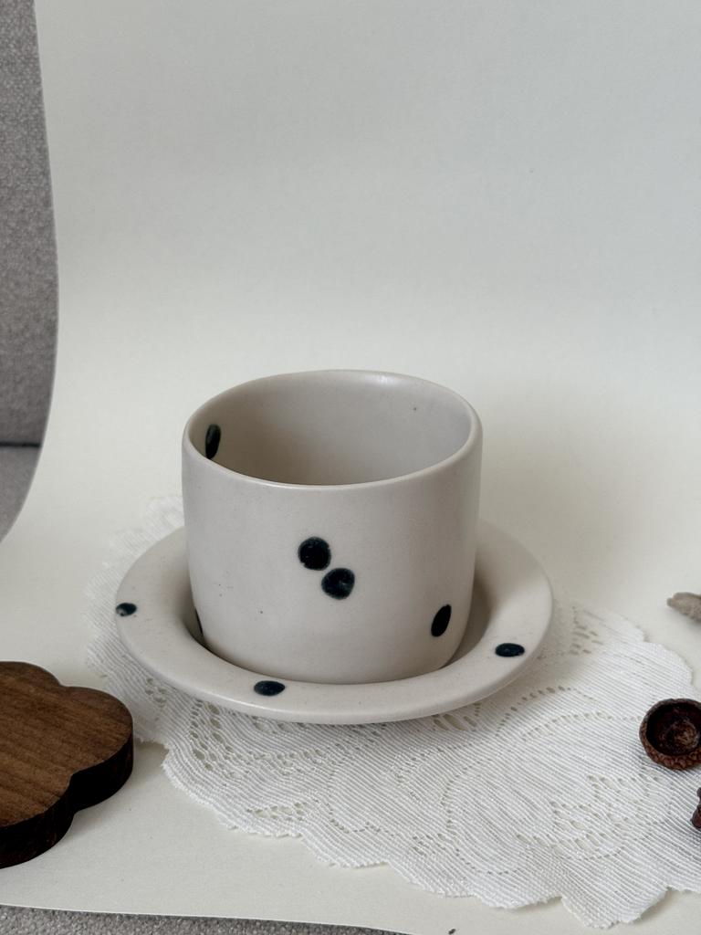 стаканчик с блюдцем  в горошек 190мл