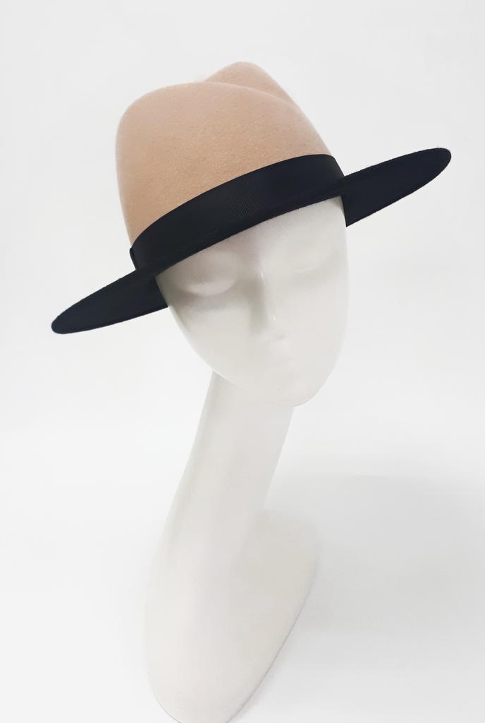 Двухцветная фетровая шляпа "Мишель".  Цвет бежево-черный
