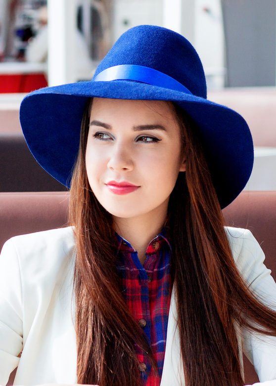 Синяя широкополая шляпа Федора