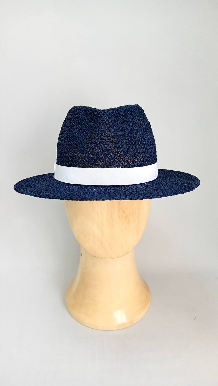 Соломенная шляпа федора