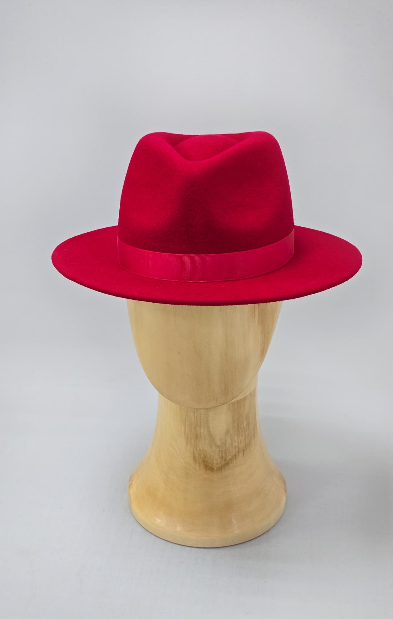 Шляпа федора остроносая. Цвет Красный