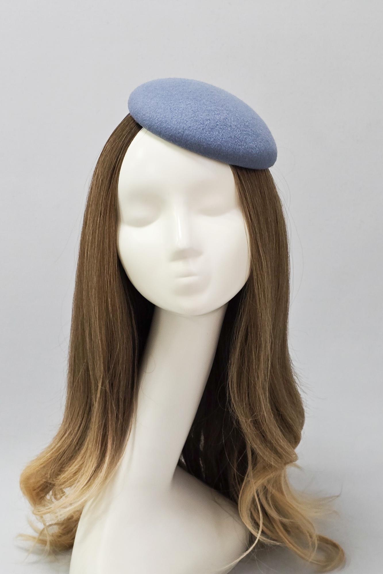 Шляпка-таблетка. Цвет серо-голубой