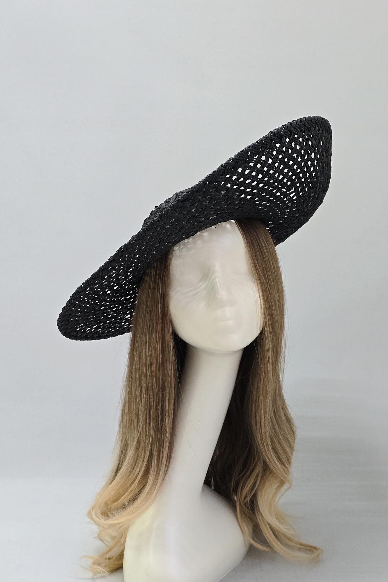 Соломенная шляпа "Ладья". Цвет черный.