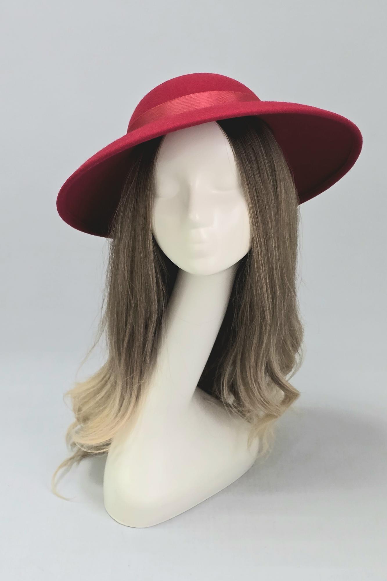 Шляпа Вивьен. Цвет красный