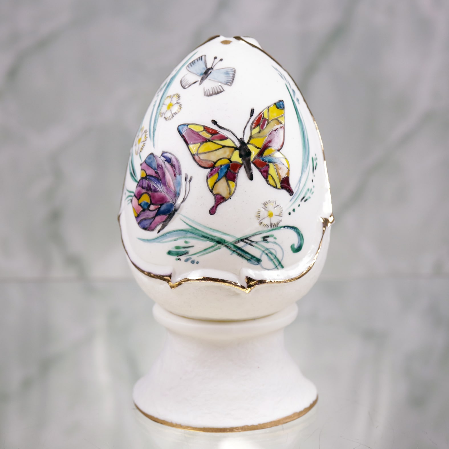 Porcelain easter egg "Butterflies"