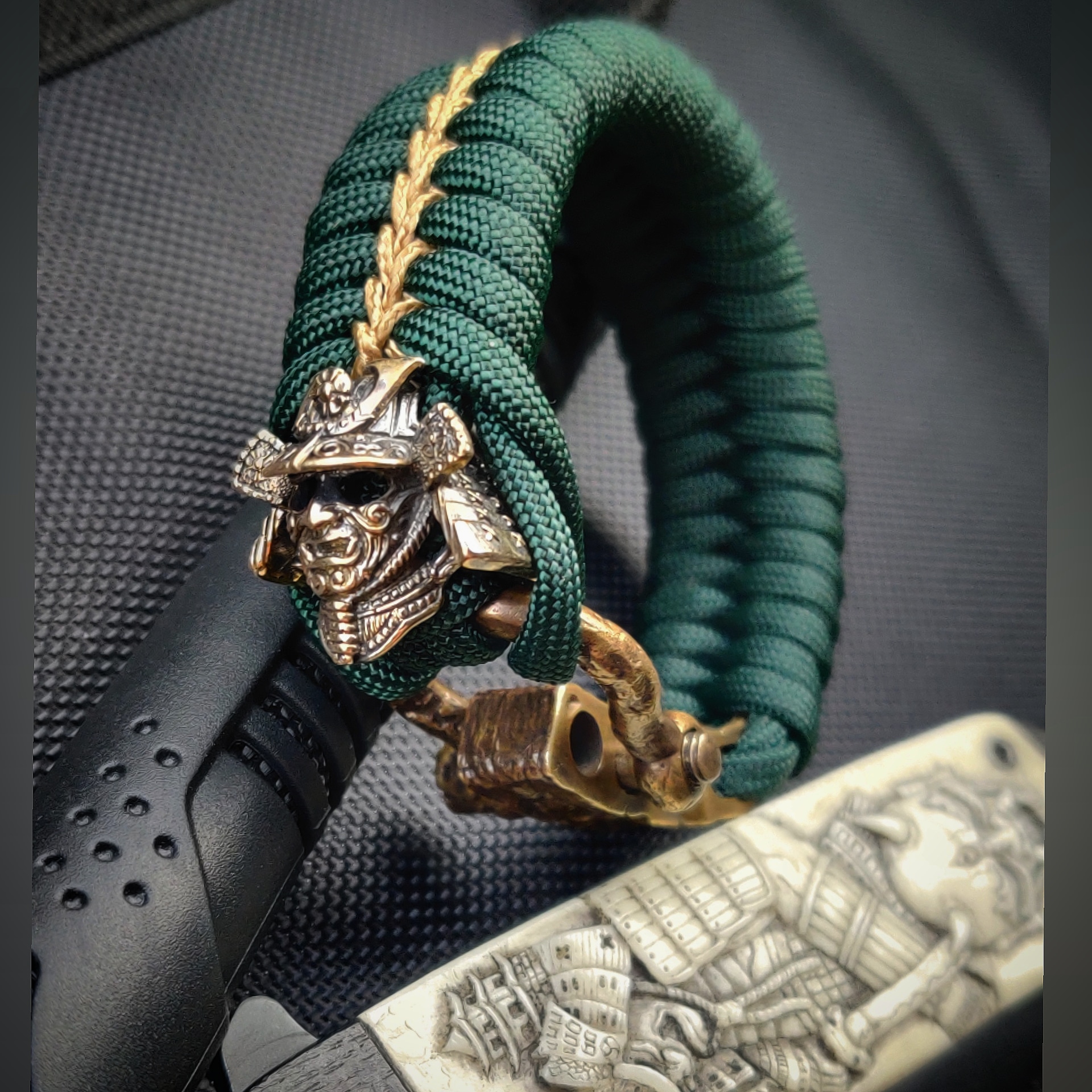 Браслет из паракорда "Ронин" на регулируемом шакле