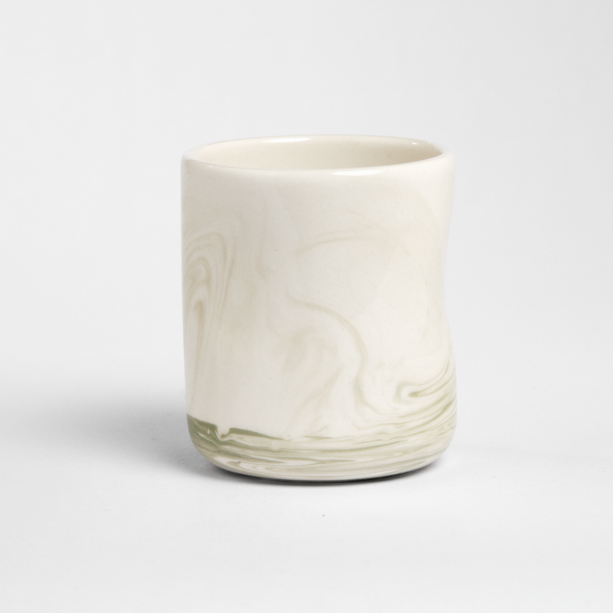 Стакан мятый бело-гороховый 350 мл