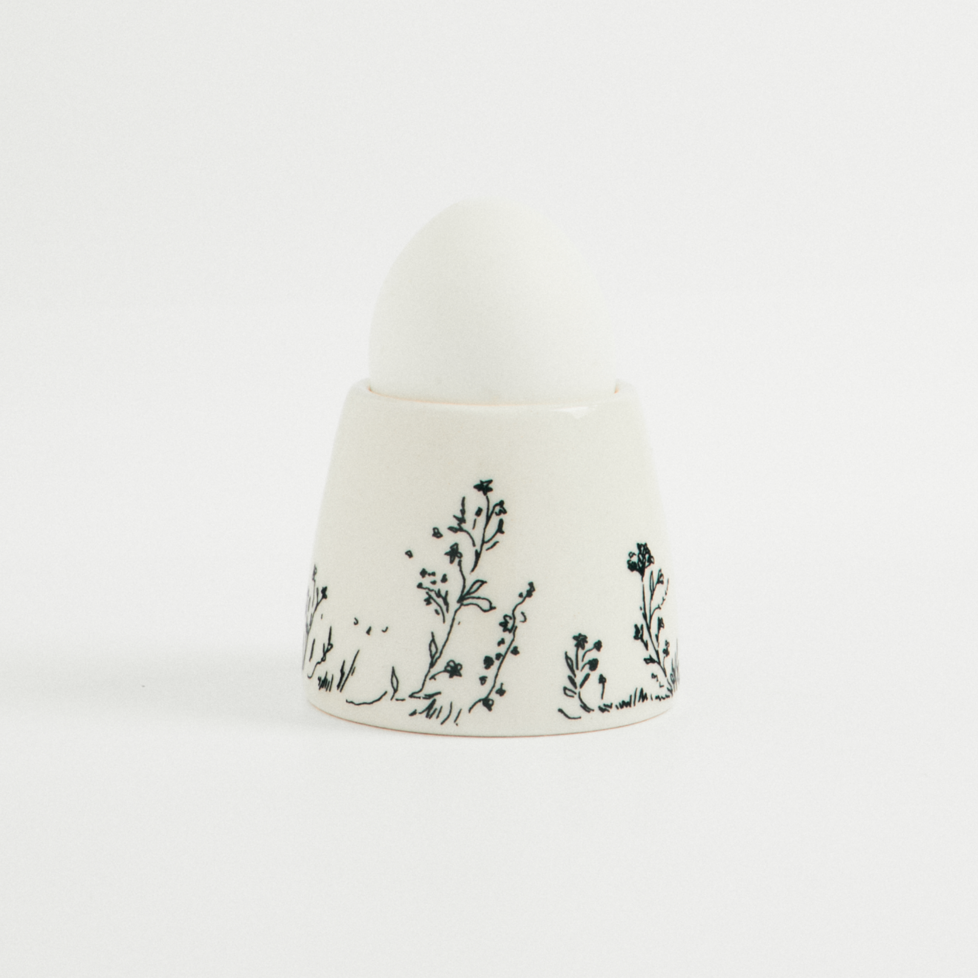 Подставка для яйца с зеленым орнаментом