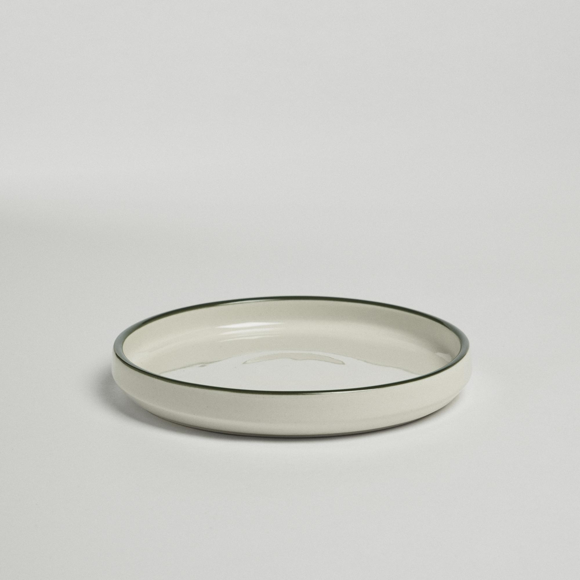 Тарелка 16см с зеленым кантом