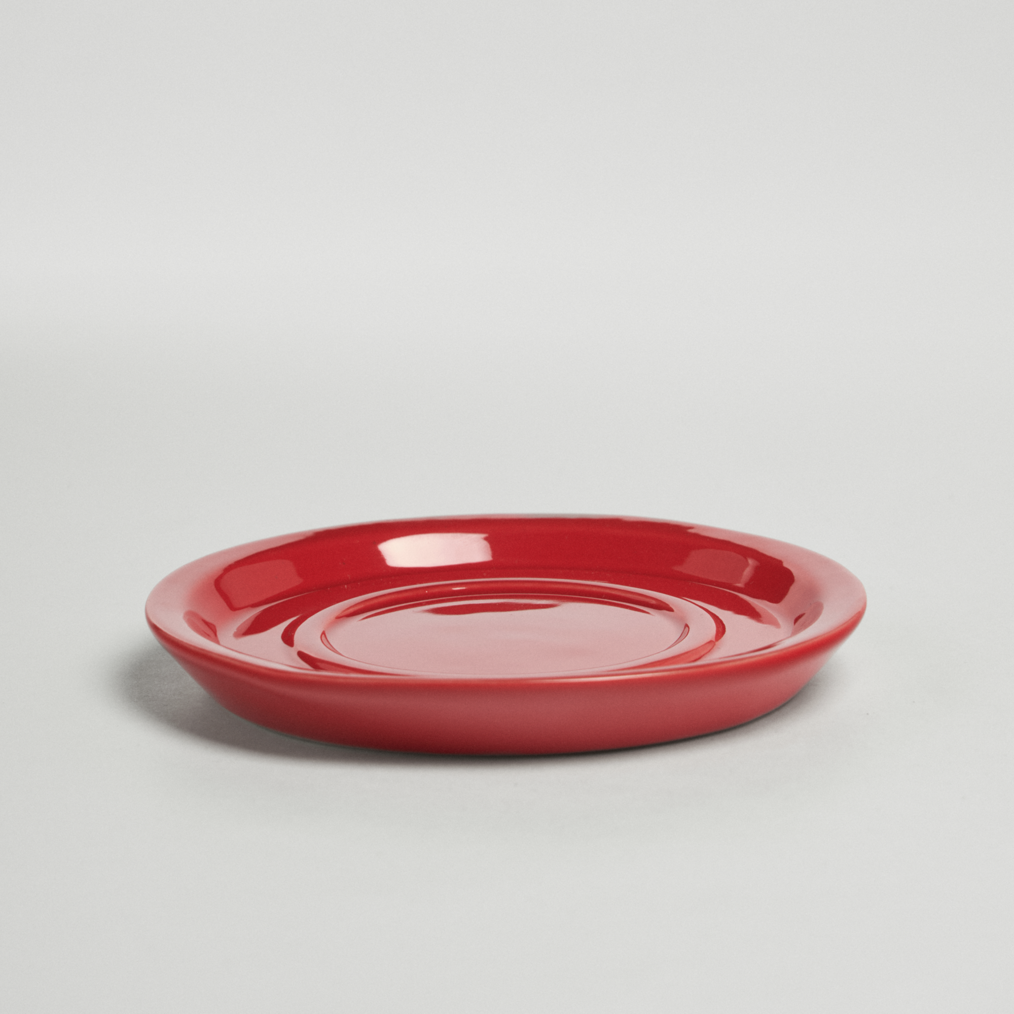 Блюдце 13см красное
