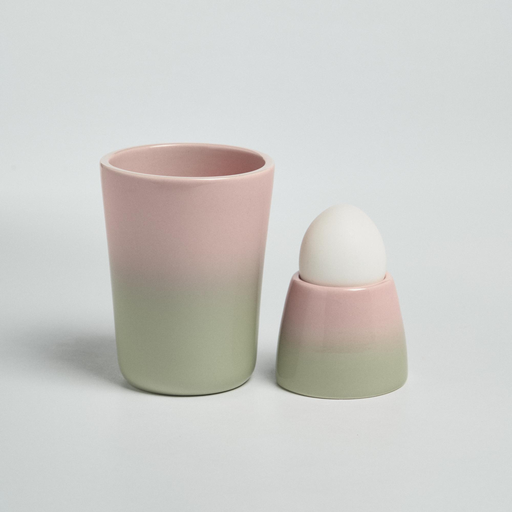 Набор: стакан 350мл и подставка для яйца. Цвет горохово-розовый.