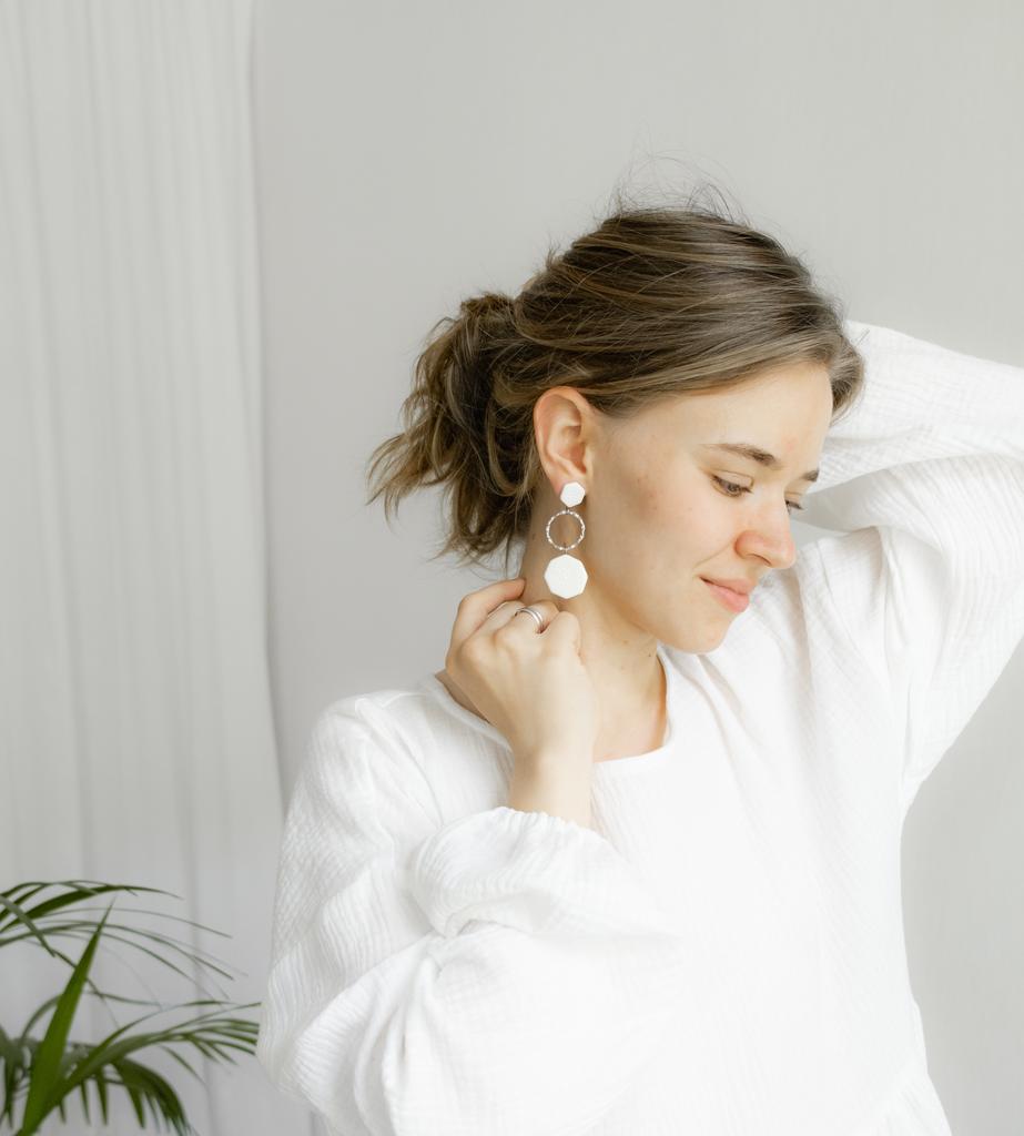 Молочные серьги многогранник-кольцо-многогранник