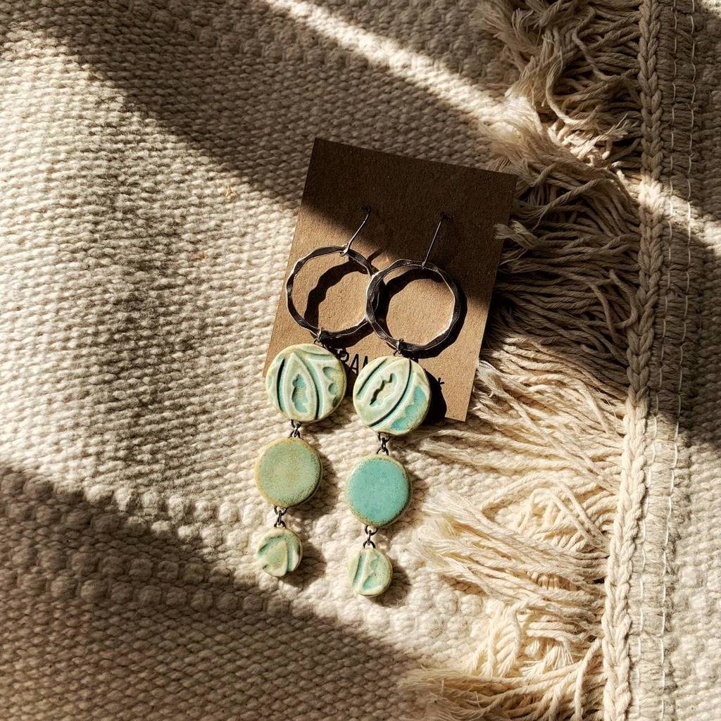 Мятное кружево серьги кольцо-три круга