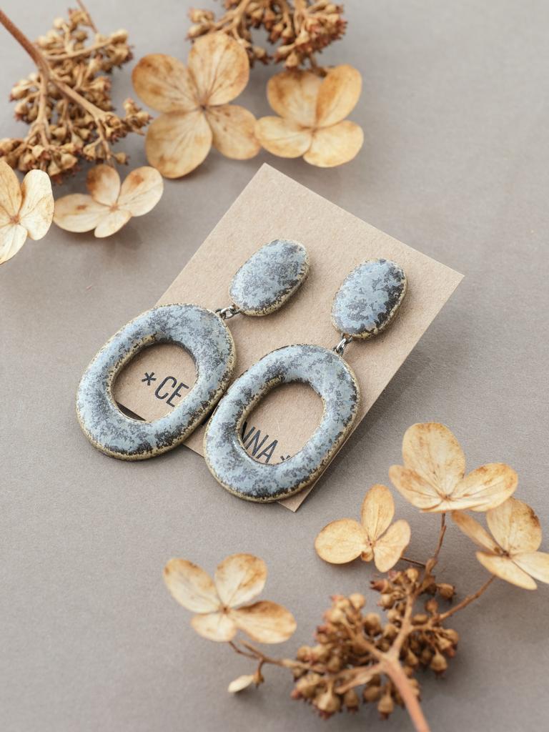 Серые серьги овал-овальный бублик