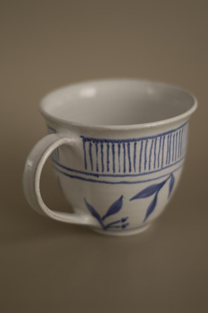 Кружка кобальтовая роспись с веточками