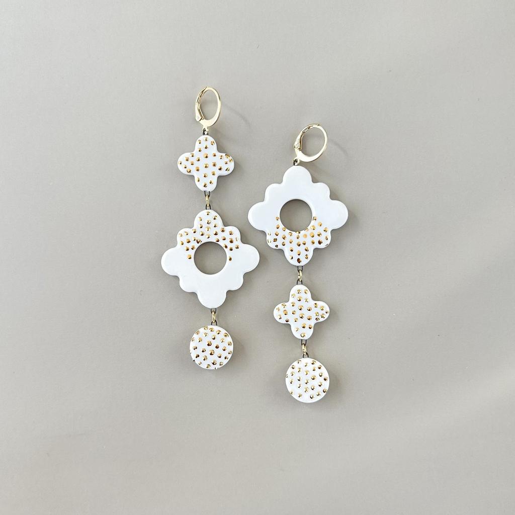 Тройные серьги зернь белые