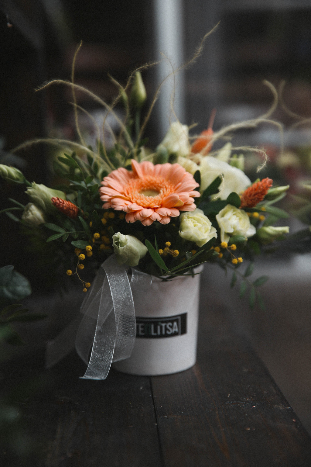 Композиция в крафтовом стаканчике