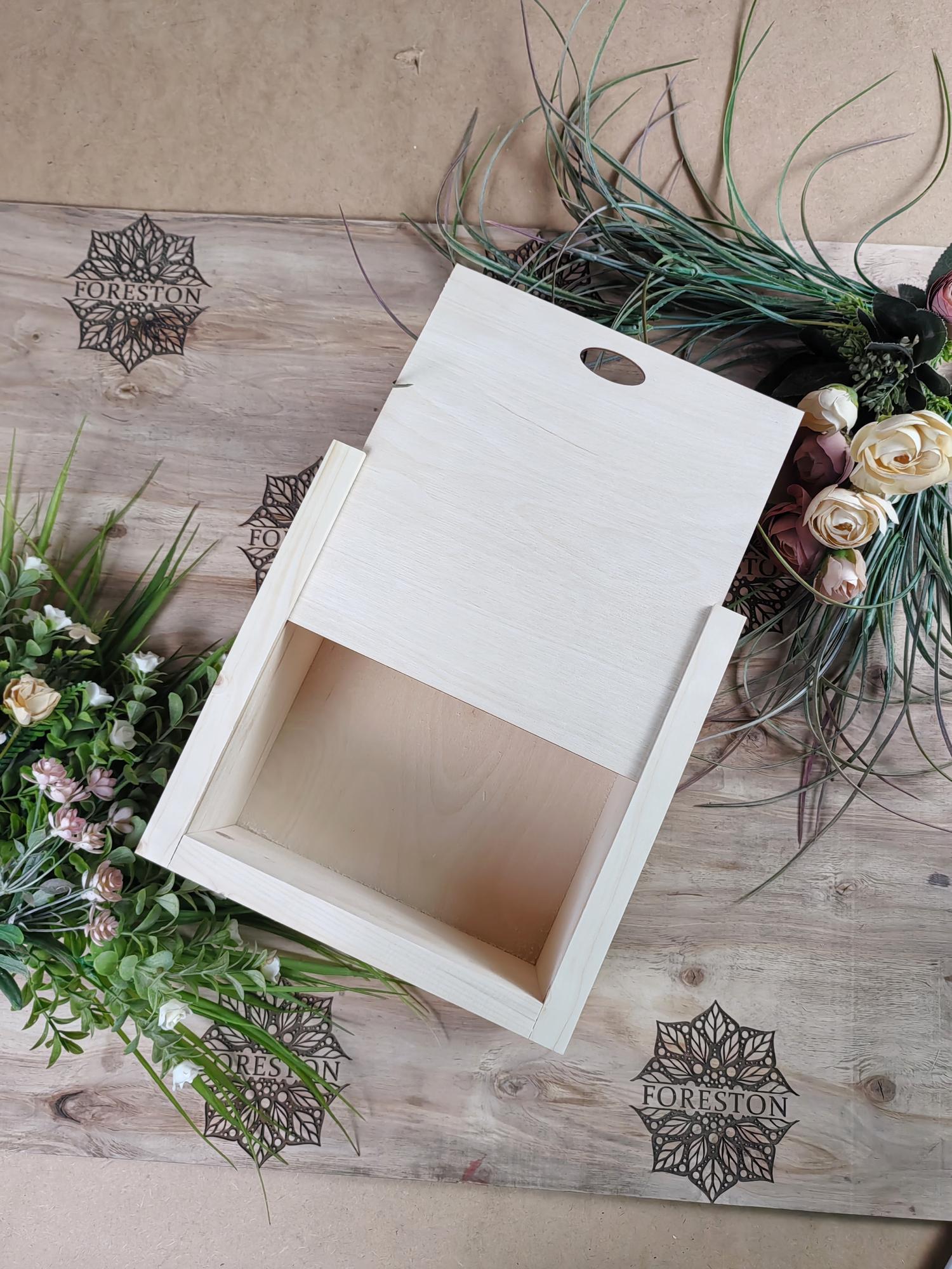 Коробка из массива дерева 20*20*10 см