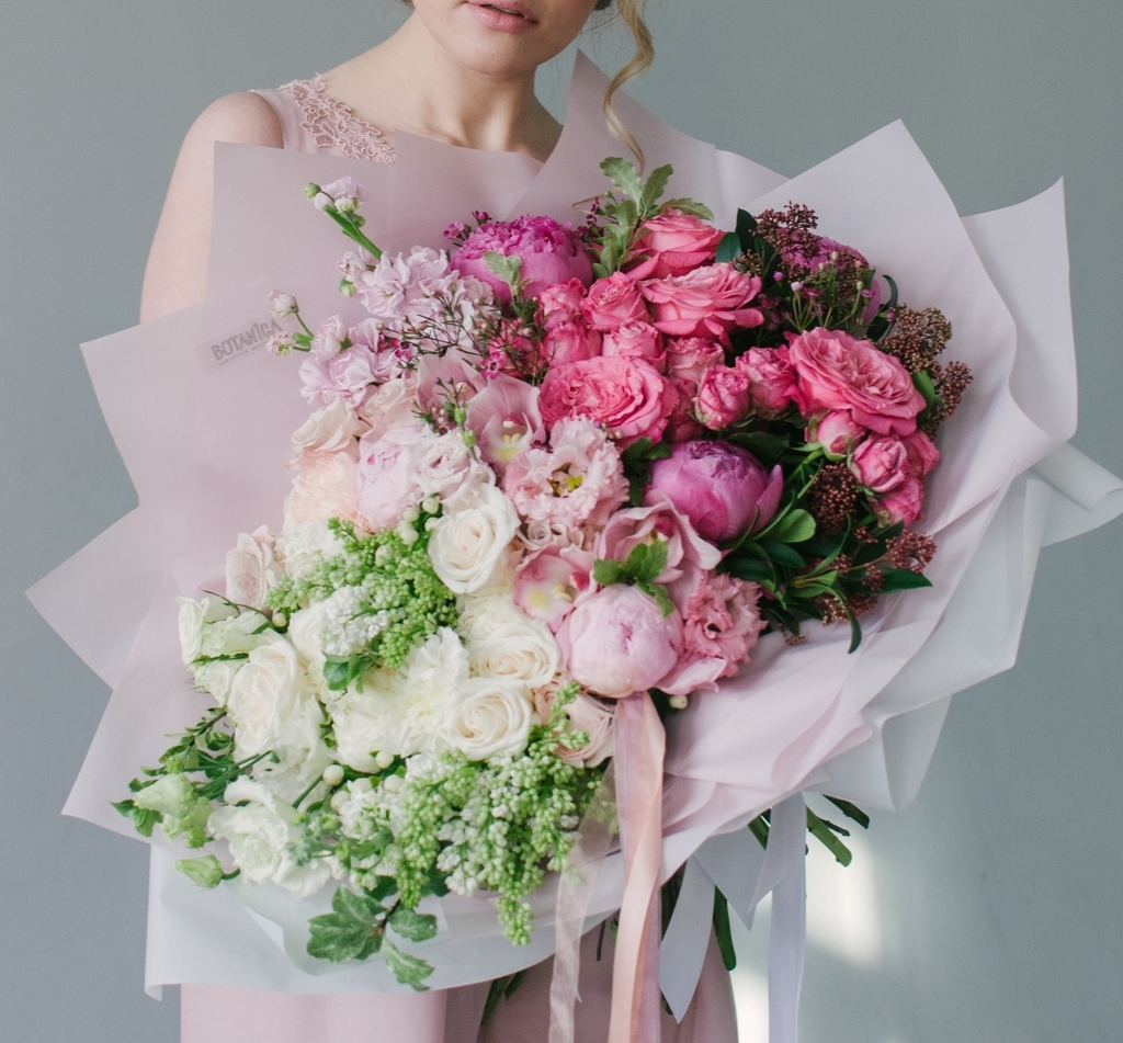 Заказать вау букет с белыми и розовыми цветами. Купить цветы Уфа.