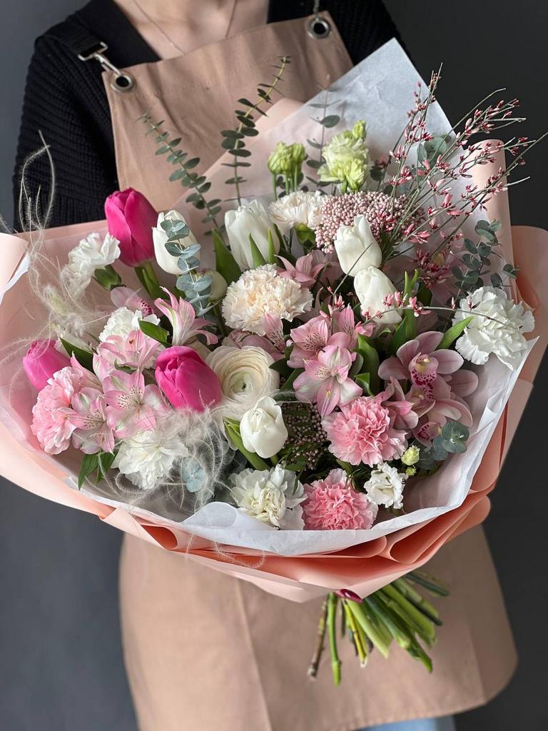 Авторский букет "Загадочный взгляд"