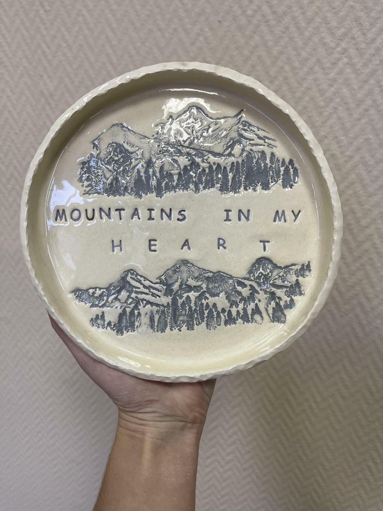 Керамическая тарелка Горы