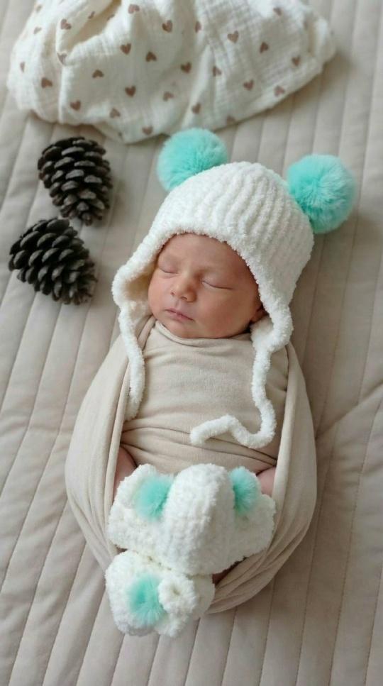 PlUSH_BONNET & PLUSH_SOCKS
