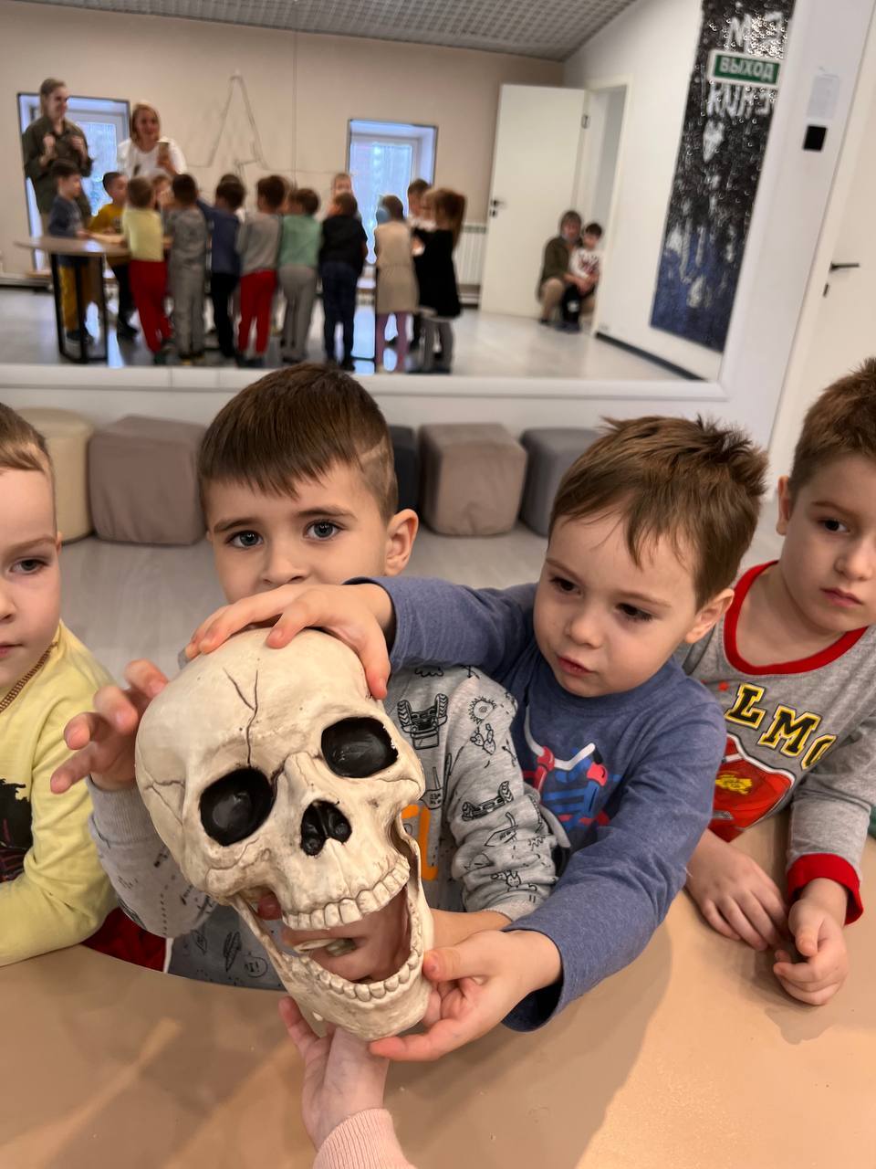 СКЕЛЕТ В ШКАФУ