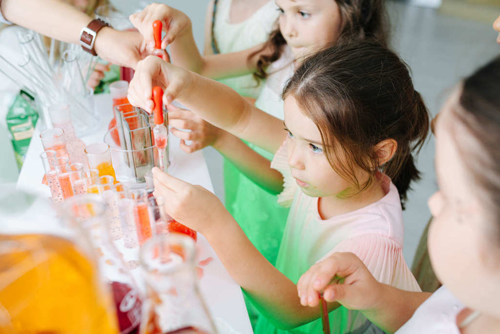 ЛАБОРАТОРИЯ КОКТЕЙЛЕЙ