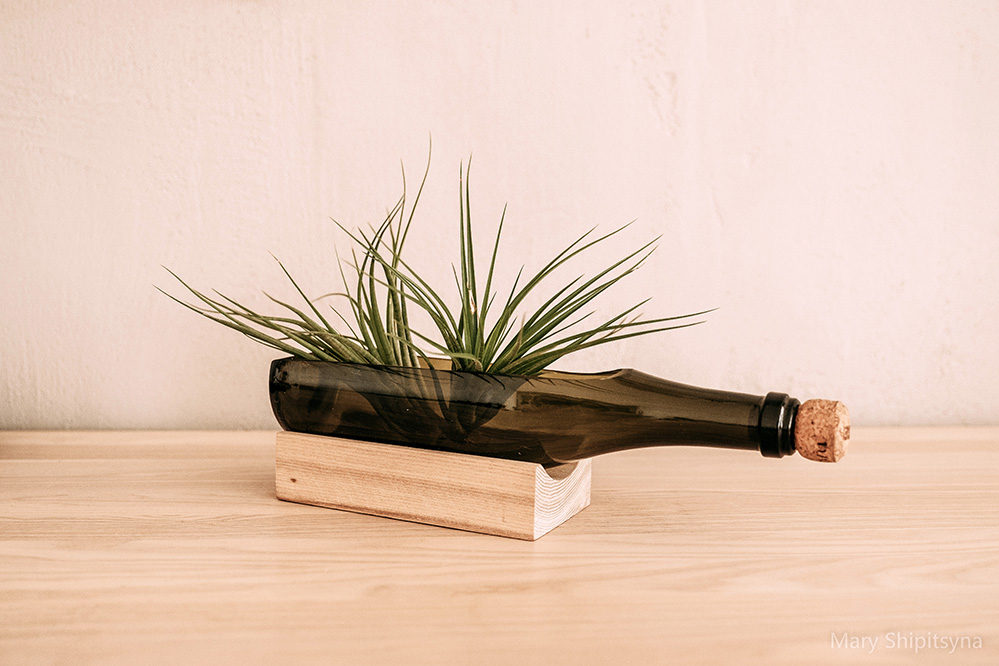 разрезанная стеклянная бутылка