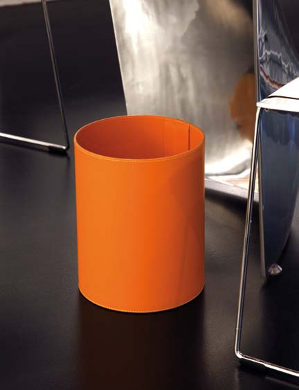 Кожаное ведро для мусора