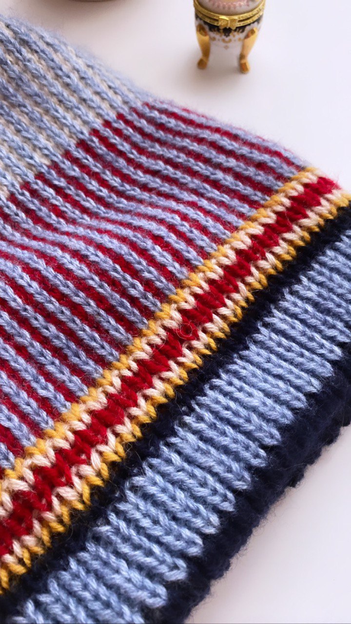 Описание шапка двойная