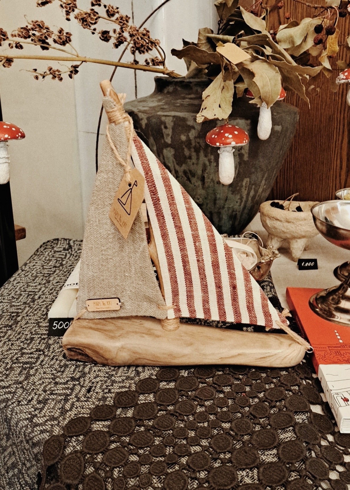 Интерьерный корабль "Матрос" красный