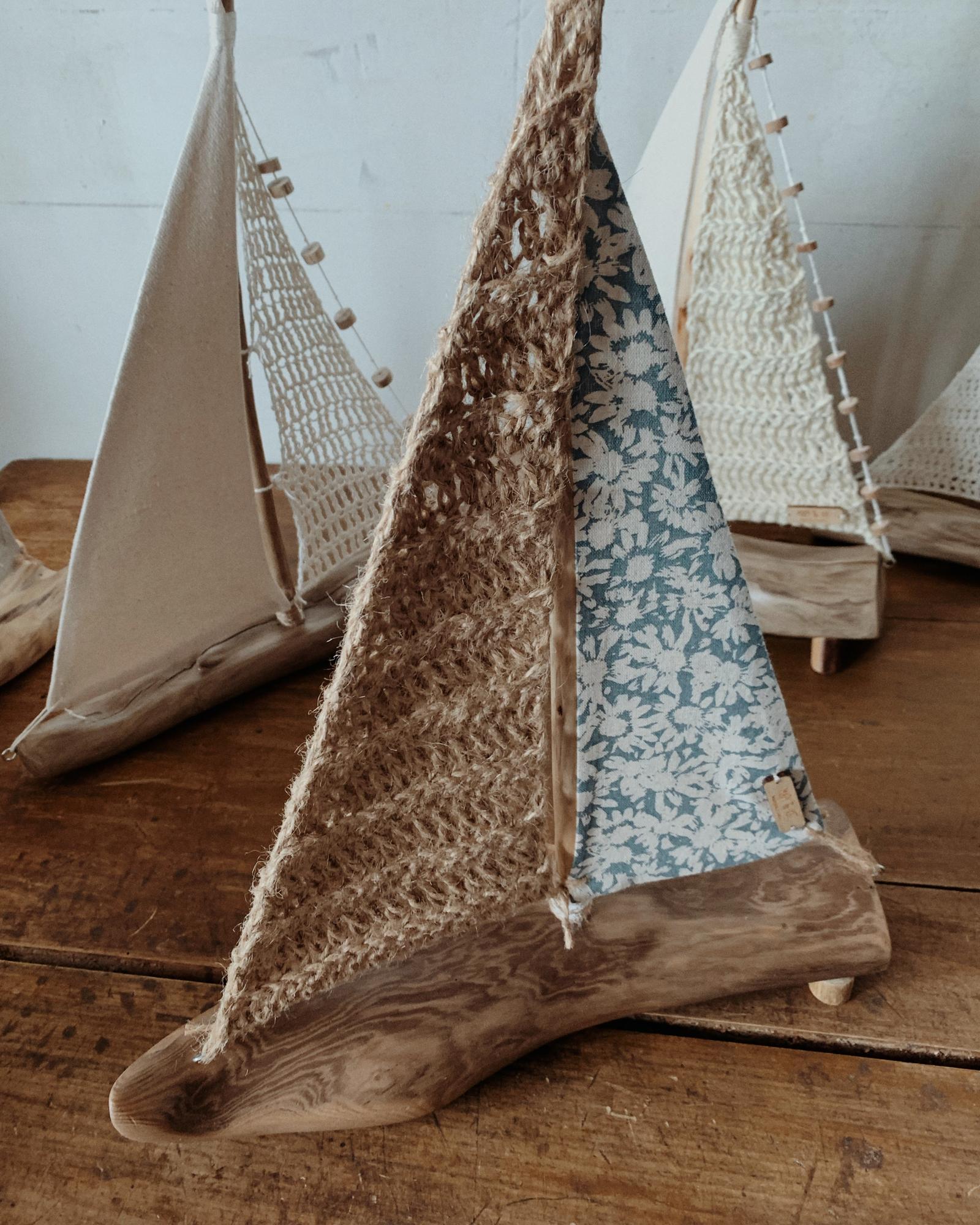 Интерьерный корабль "Поле ромашек"