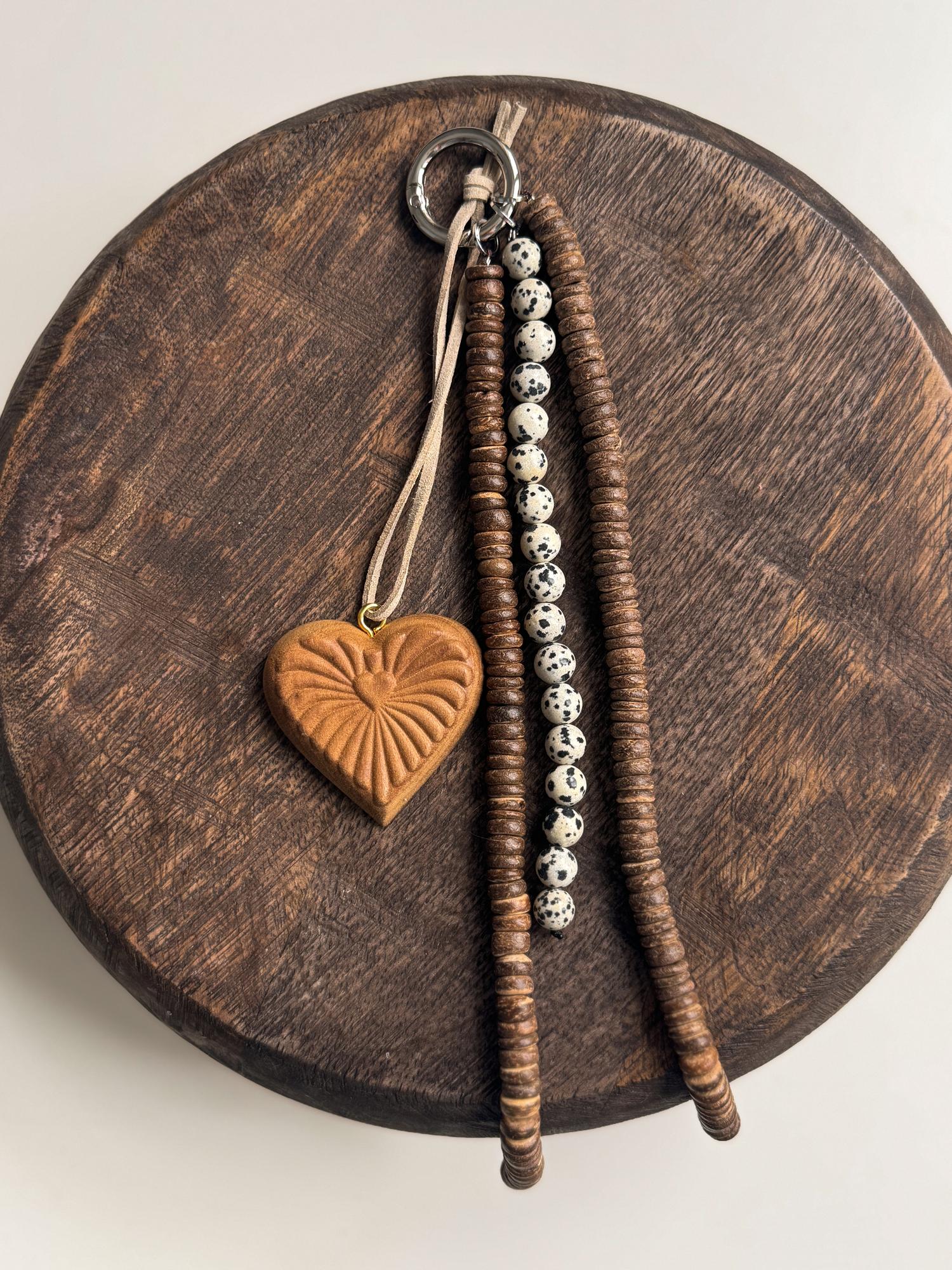 Обвес деревянный с яшмой и кокосовым орехом