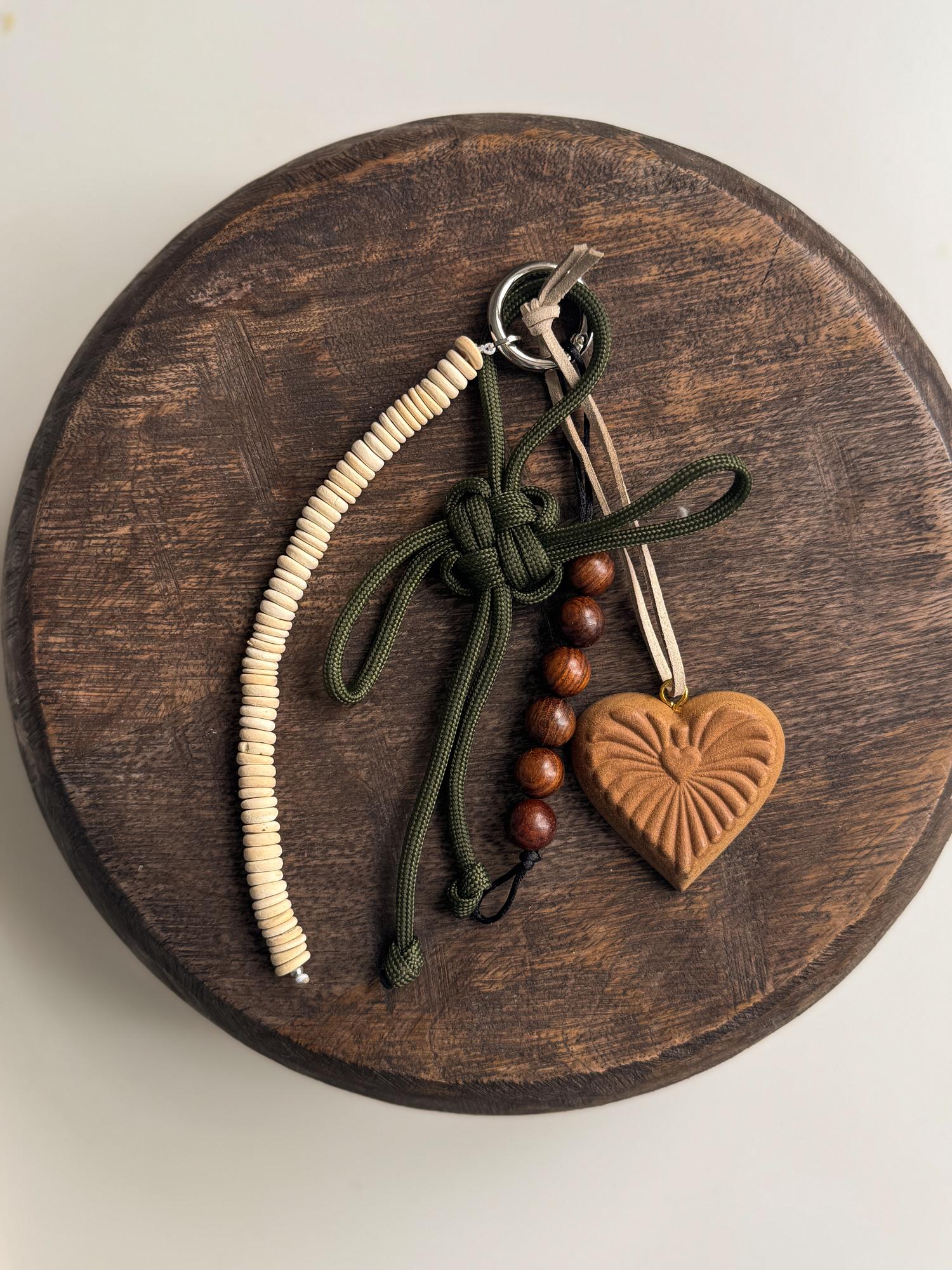 Обвес деревянный с паракордом