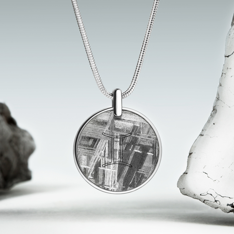 Кулон из метеорита "Близнецы" (21.05-22.06)