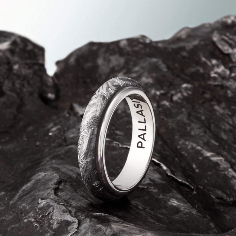 Кольцо с метеоритом "Asymmetry"