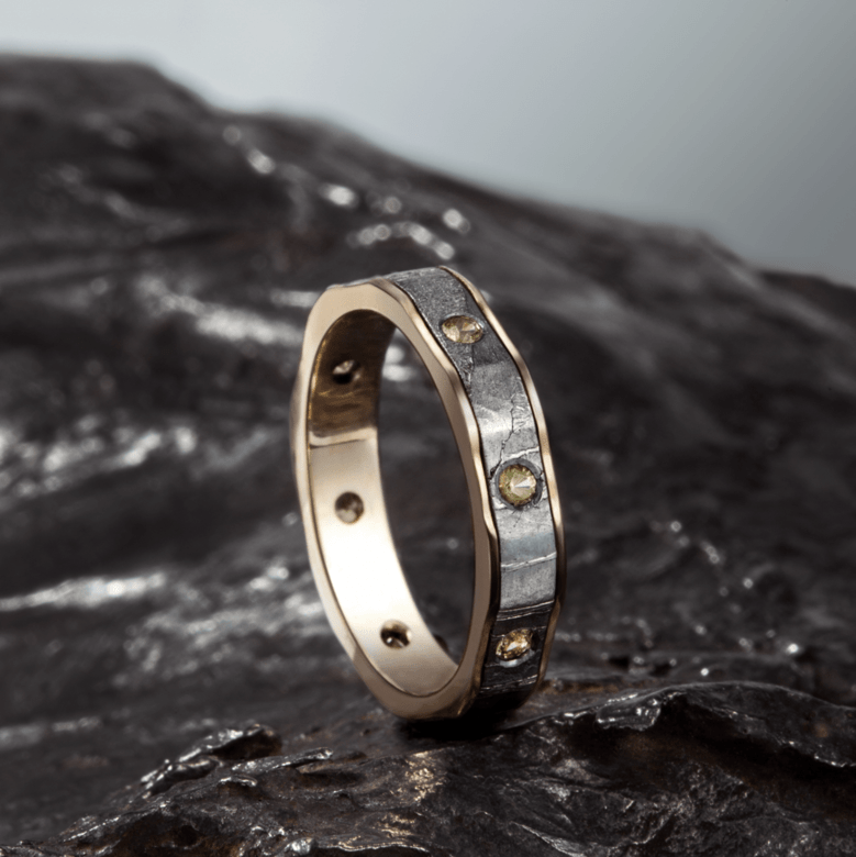 Кольцо с  метеоритом "Olivines"