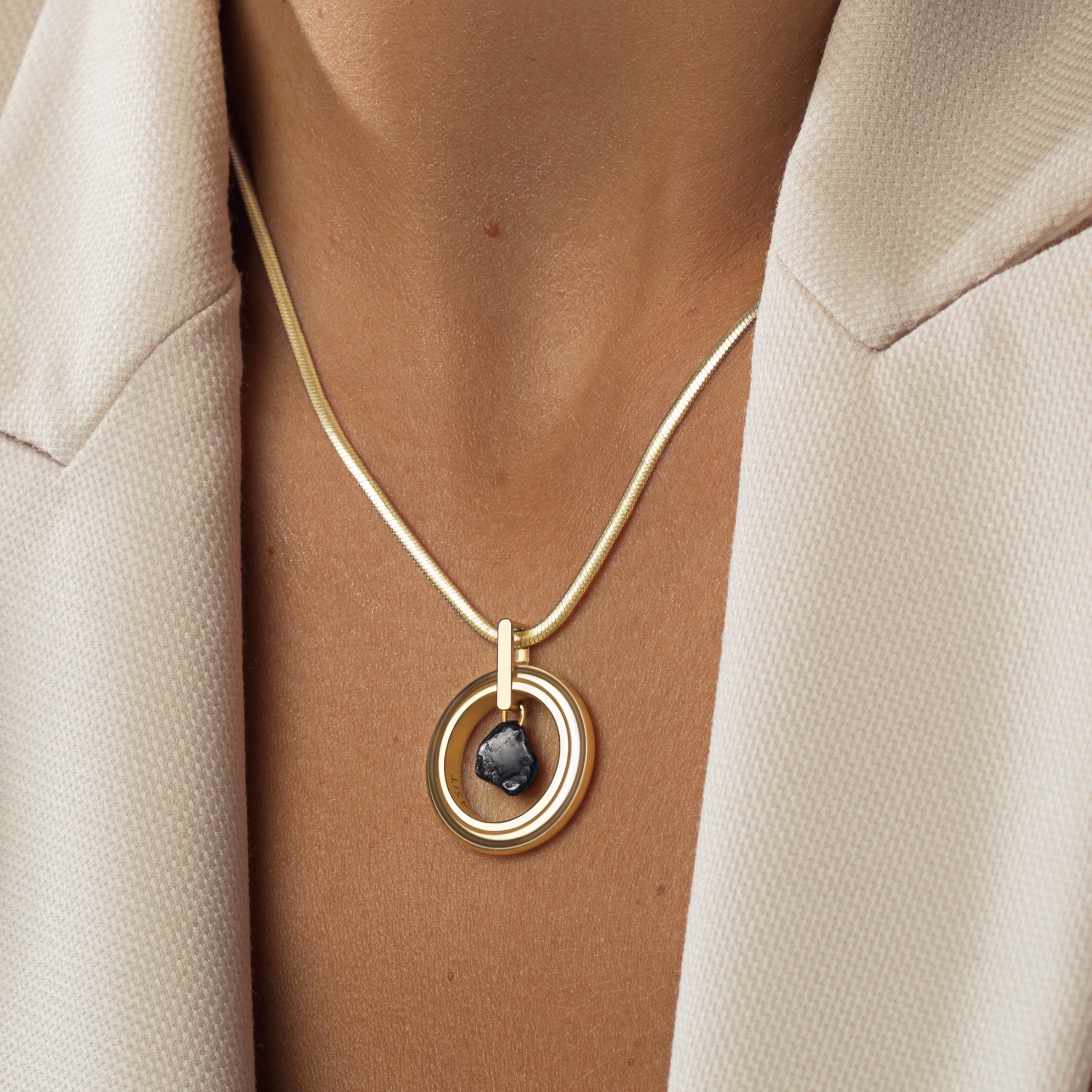 Кулон с метеоритом Сихотэ-Алинь "Orbital"