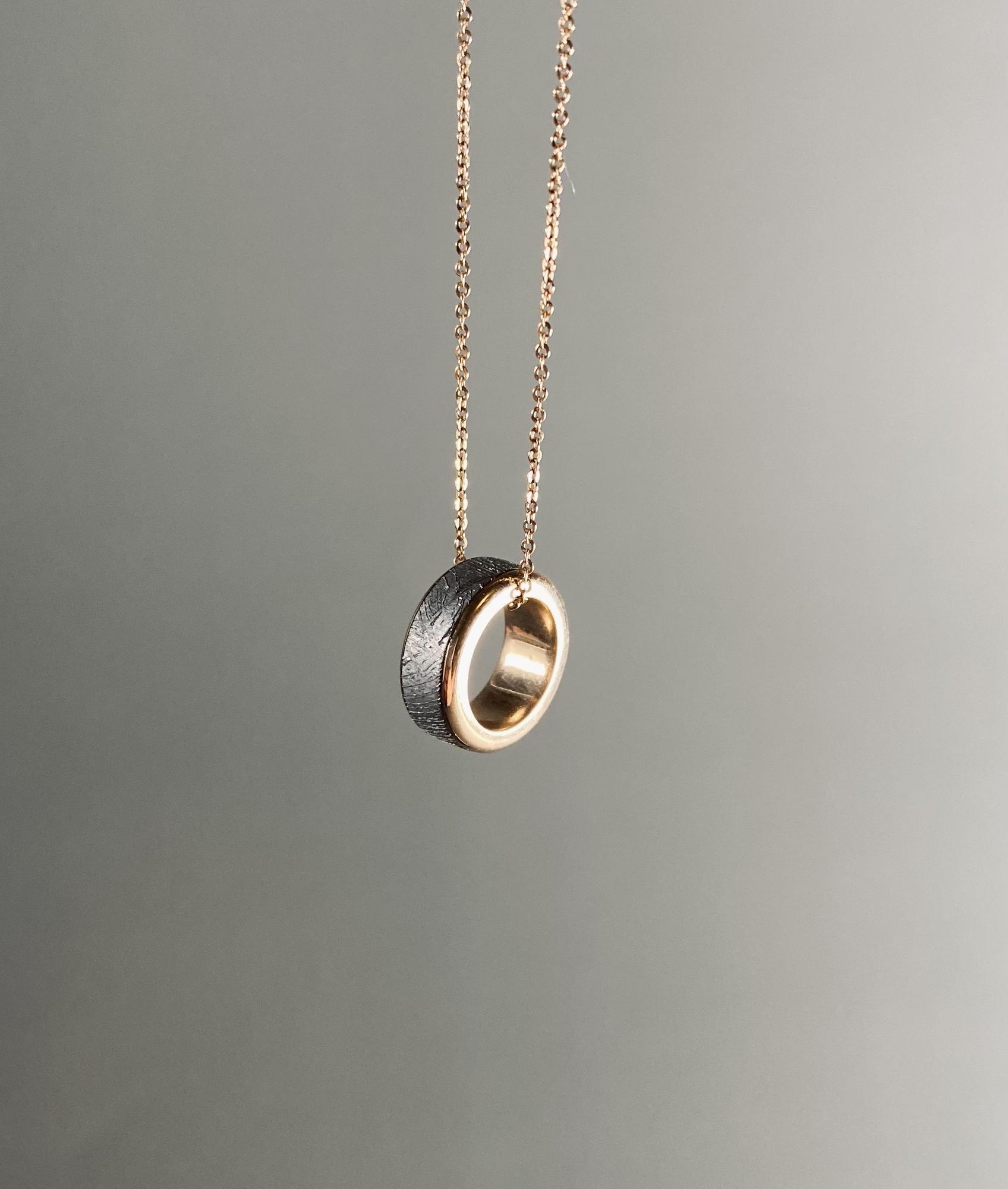 Кулон-кольцо с метеоритом