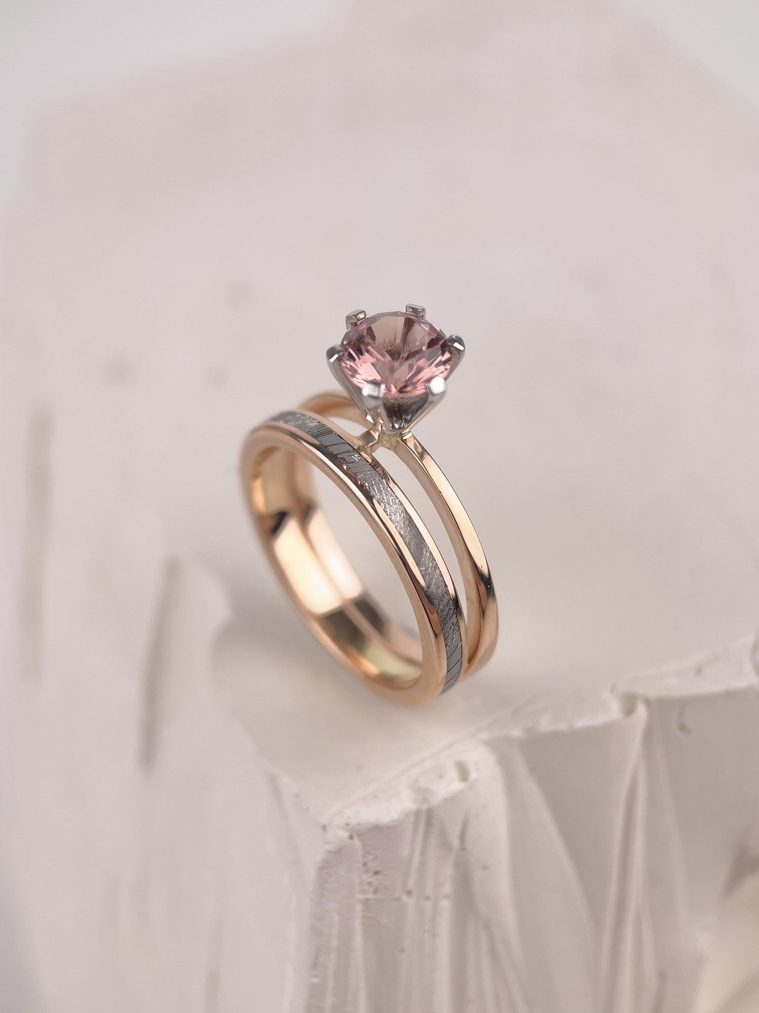 Кольцо с камнем "Skybridge"