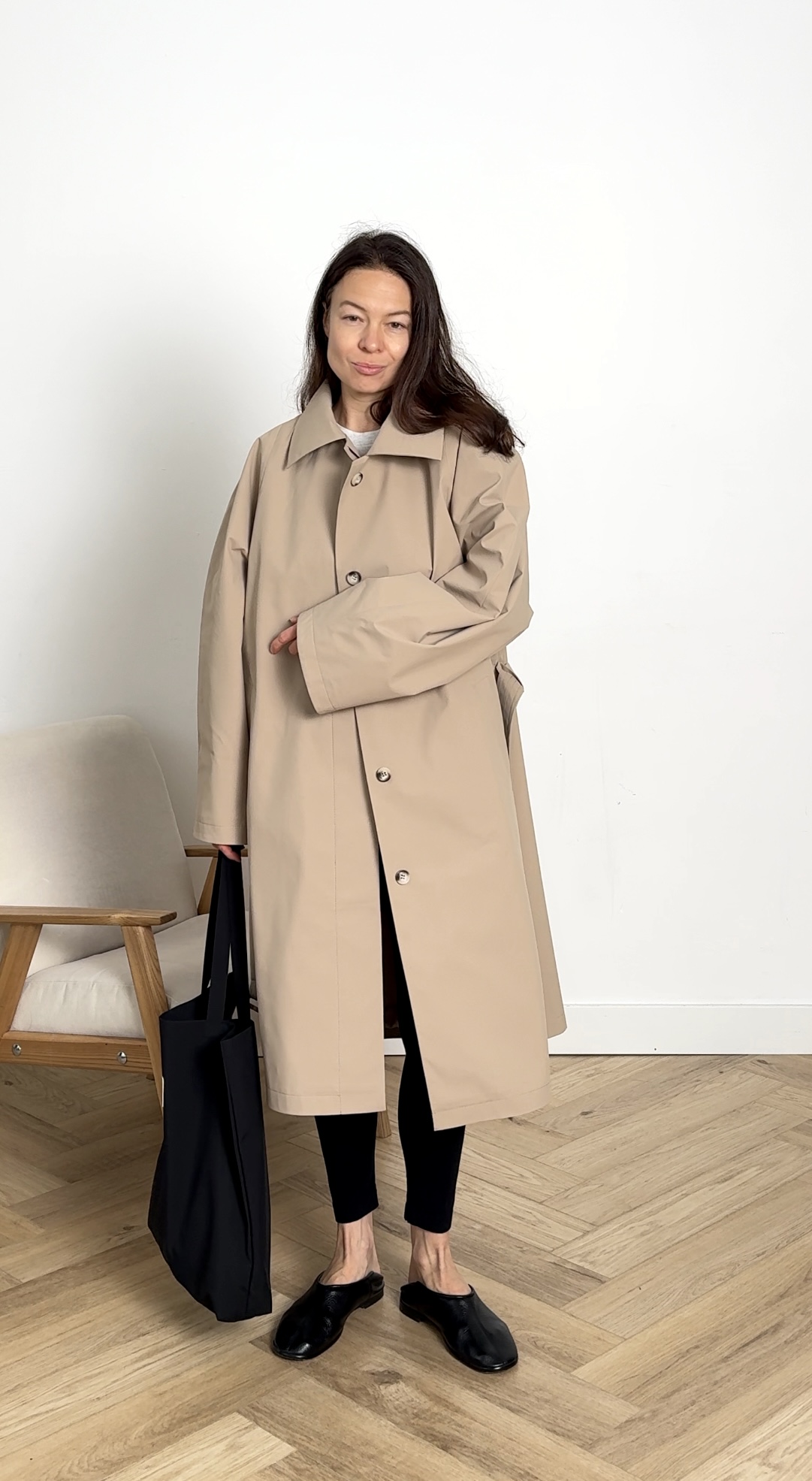 Тренчкот укороченный бежевого цвета модель 407