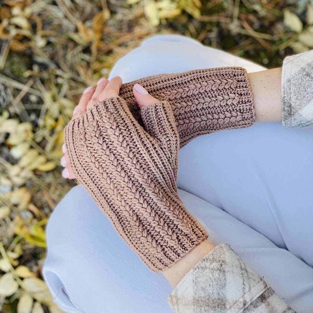 Мастер-класс по вязанию крючком митенок "Колоски"