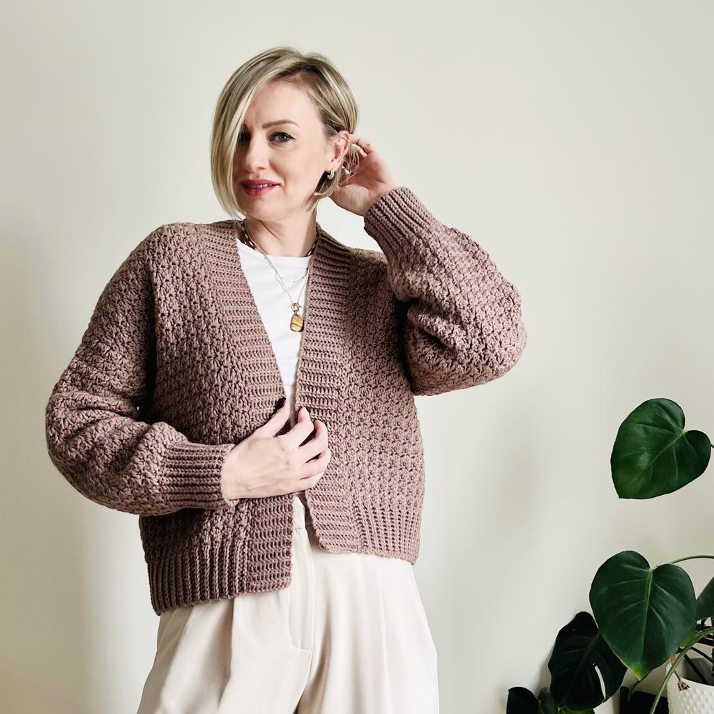 Мастер-класс по вязанию крючком кардигана "Чешуя"