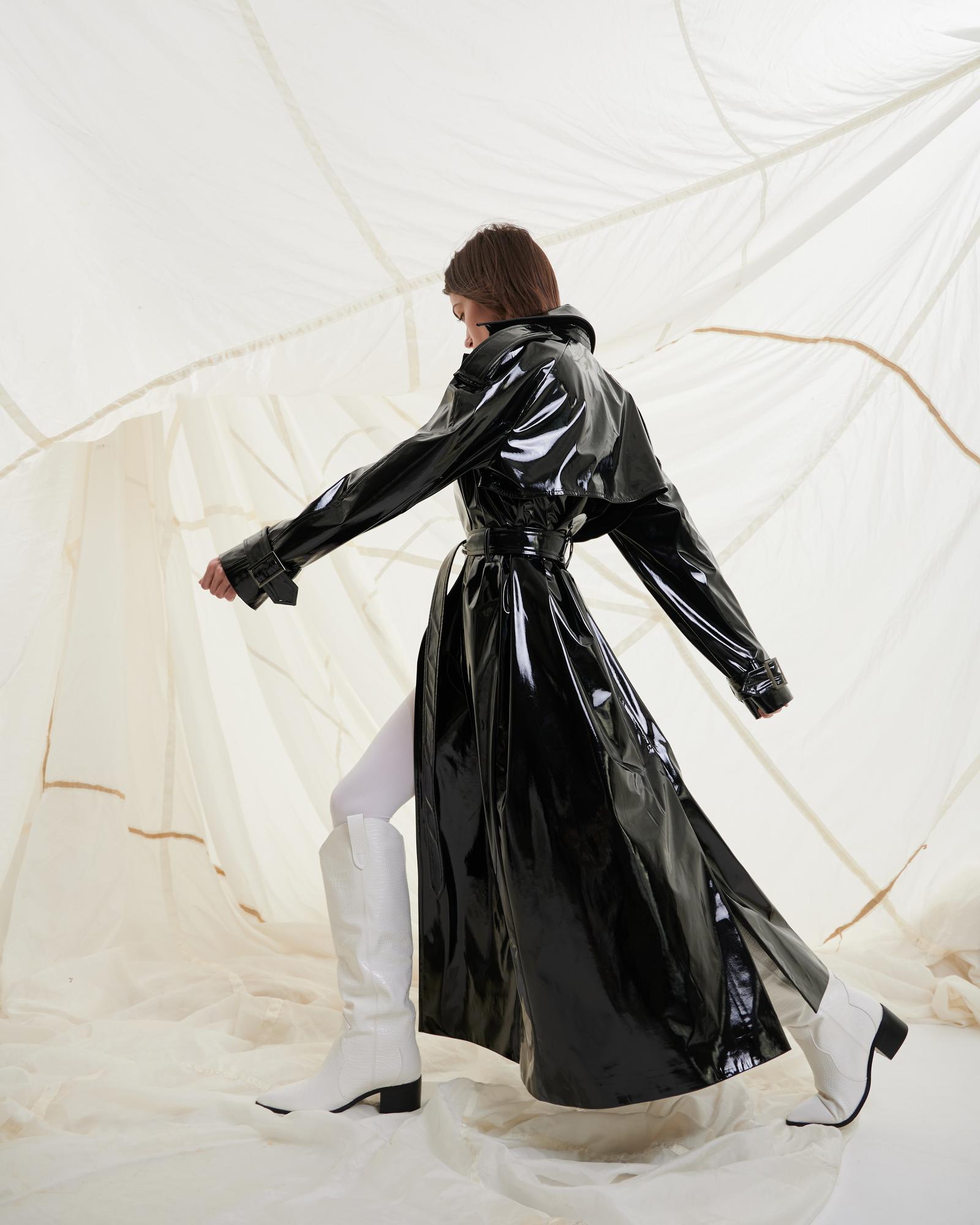 TRENCH COAT VINYL BLACK