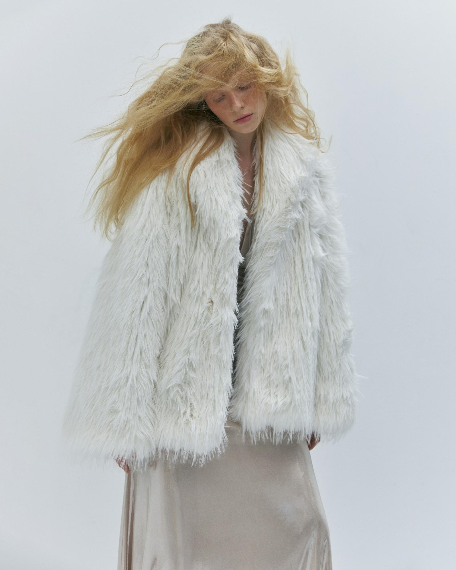 Шуба из эко-меха