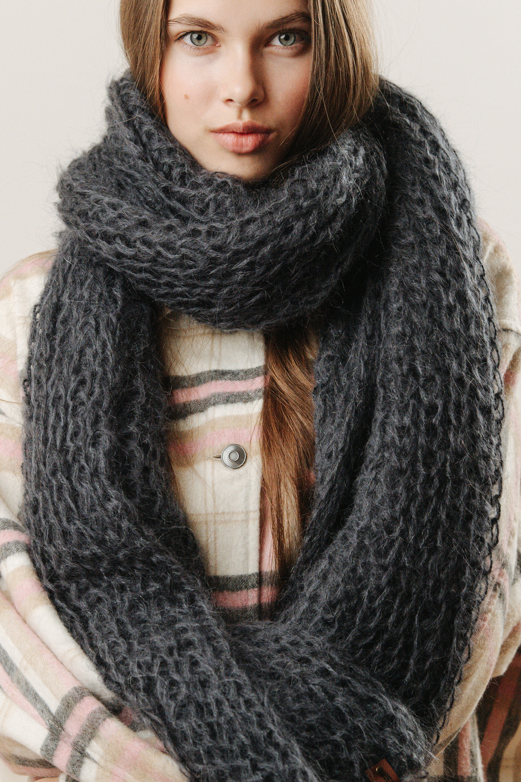 Шарф 1 нить графит