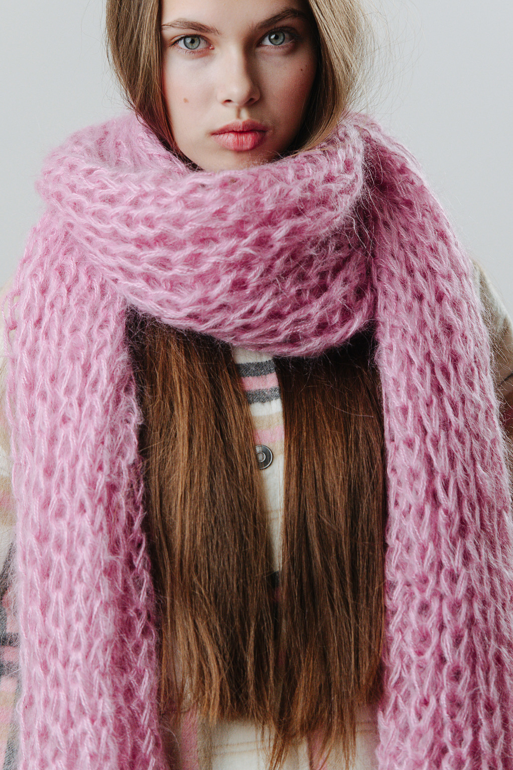 Шарф 2 нити розовый