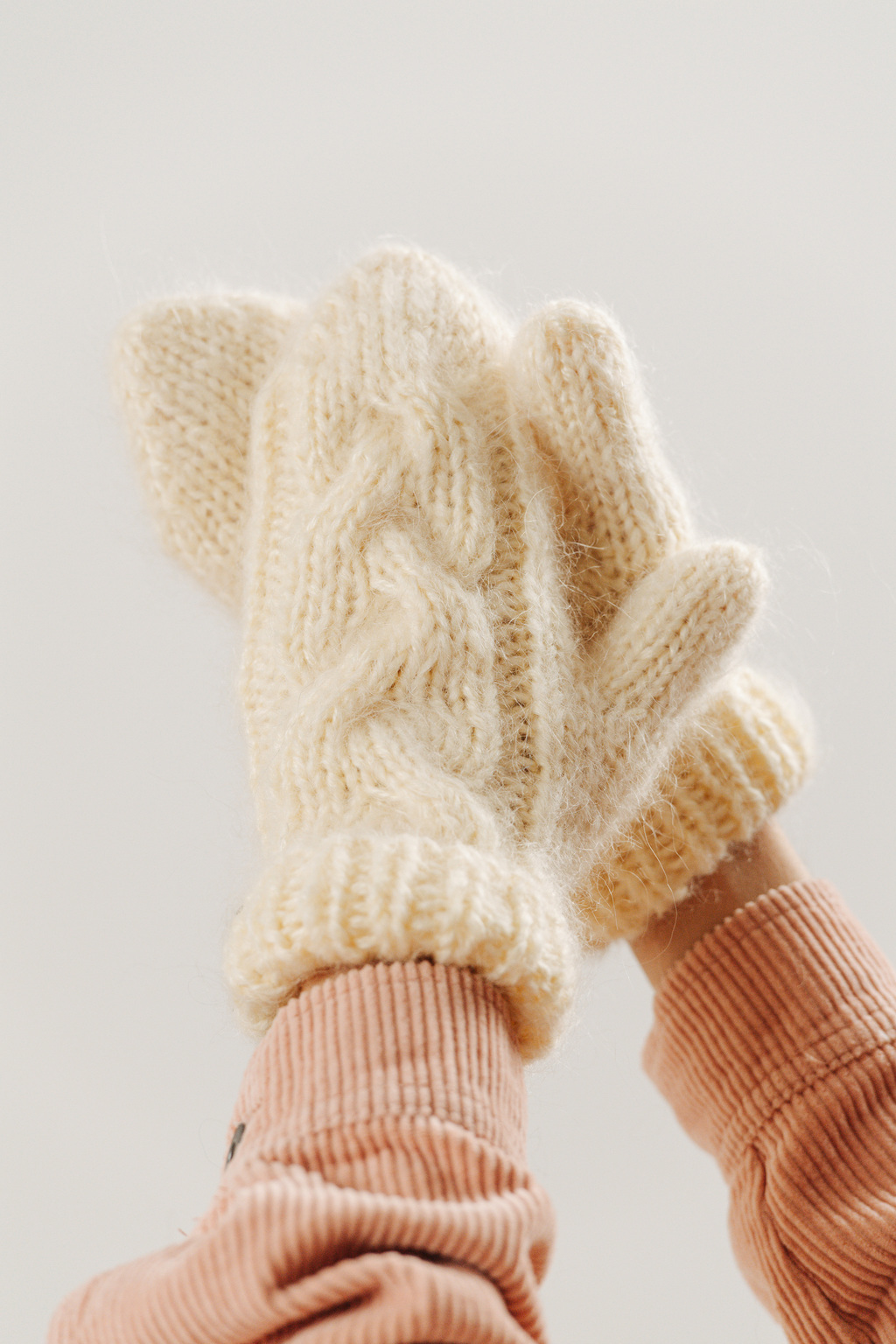 Варежки кремовый