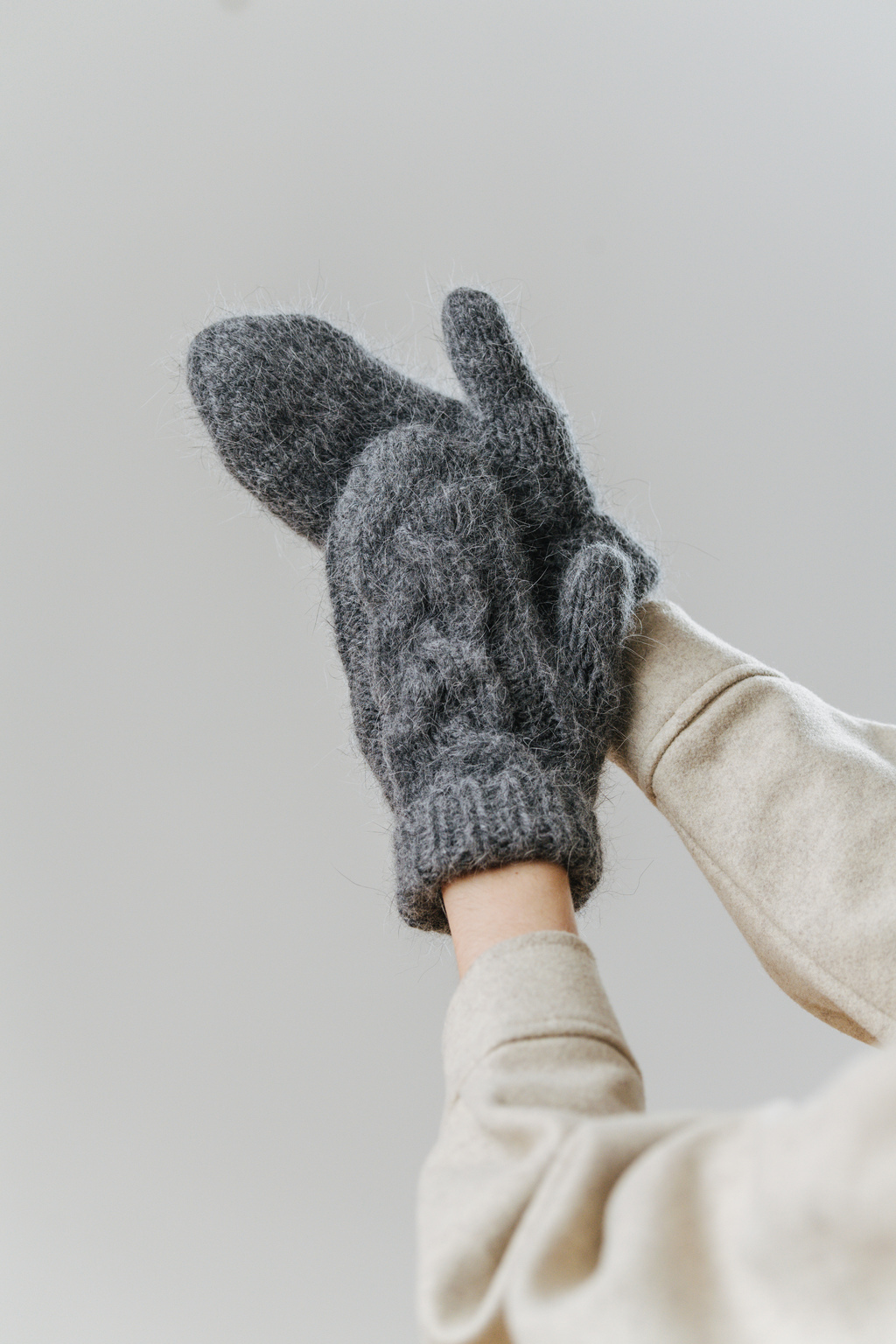 Варежки ангора серый меланж
